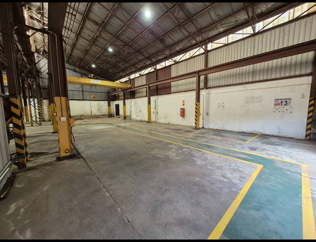 512M² FACTORY TO LET IN APEX